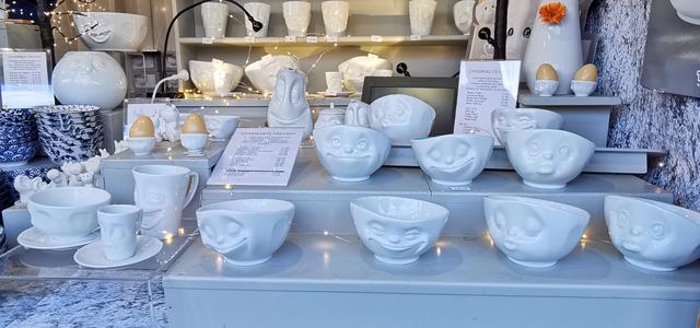 Die amüsanten  Weihnachtstassen.