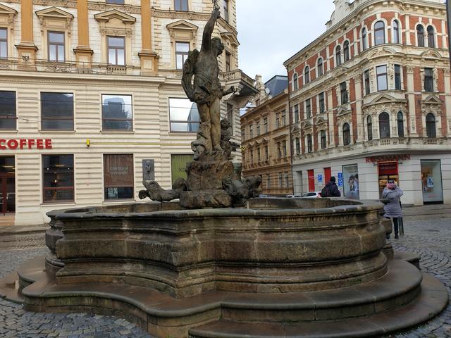 Merkurbrunnen (Barockbrunnen von Wenzel Render und Philipp Sattler, 1727), Straße des 8. Mai
