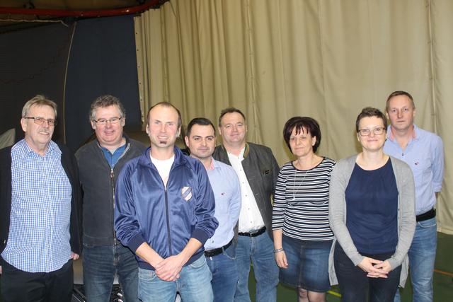Freuten sich aufs Jubiläumsfest. Obmann Reinhard Köck mit seinem Team vom Vorstand | Foto: arbes