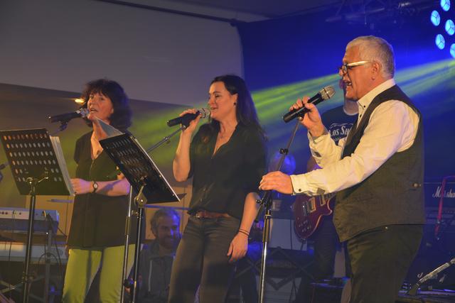 Neben den "Beathitt´ n", stellten sich auch die "Los Sharkos", "The Lost Angles", "Los Falcos", die "Mike Hofer Bande" und viele mehr in den Dienst der guten Sache.