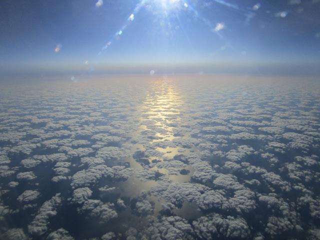 Aufnahme vom Flugzeug. Diese "Schäfchen-Wölkchen" habe mir so gefallen...