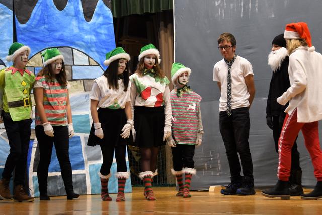 Die Kinder der Theatergruppe Tannheimer Tal begeisterten mit ihrer Weihnachtsaufführung. | Foto: privat