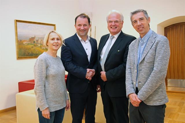 Tourismus ist ab 2020 neu aufgestellt: Doris Denk (Leiterin Bereich Tourismus), Bernhard Schröder (Geschäftsführer Donau NÖ Tourismus), Bürgermeister Dr. Reinhard Resch und Michael Biedermann (Stadtmarketing Krems)