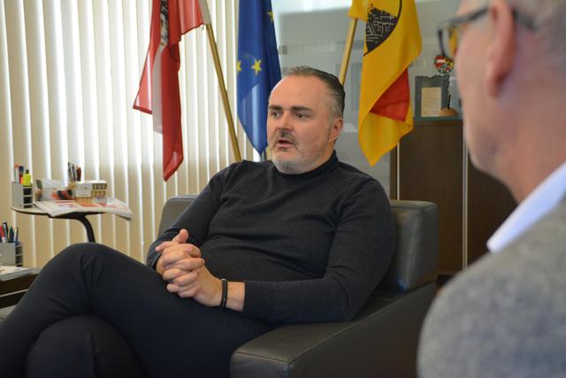 "Ich mache keinen Hehl daraus, dass die Koalition mit der FPÖ funktioniert hat und das wesentlichste Element für mich war, dass es Vertrauen und Handschlagqualität gegeben hat."