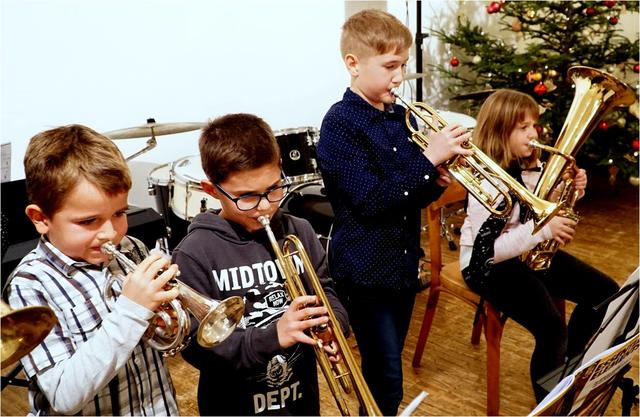 Eine Blechbläsergruppe mit Simon Gassner, Alexander Brenner, Benjamin Eckl und Julia Braun. | Foto: Musikschule Gföhl