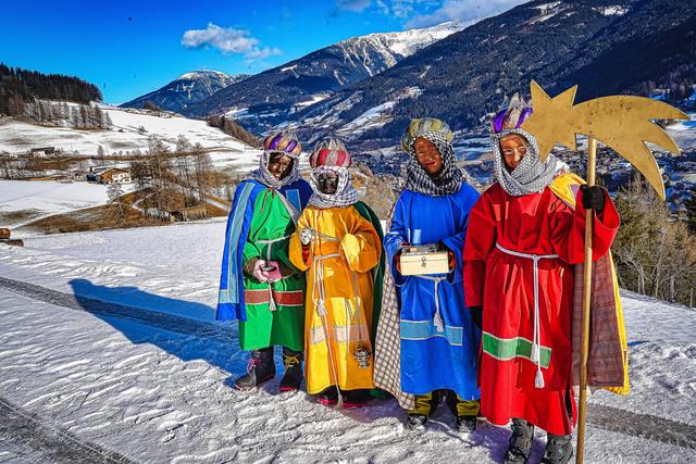 Sternsinger 
Unterwegs in Mühlbachl, Pfons, Matrei am Brenner / Wipptal  | Foto: Andreas Felder - www.kameramann.eu 