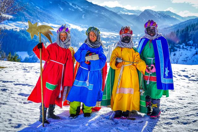 Sternsinger Unterwegs in Mühlbachl / Wipptal  | Foto: Andreas Felder | deine.augenblicke.tirol