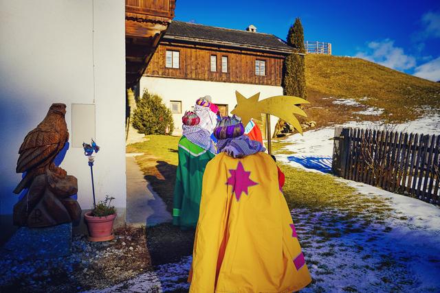 Sternsinger 
Unterwegs in Mühlbachl, Pfons, Matrei am Brenner / Wipptal  | Foto: Andreas Felder www.kameramann.eu 