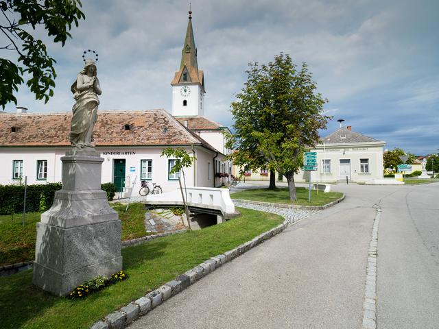 Das Rathaus im Zentrum von Obermarkersdorf.