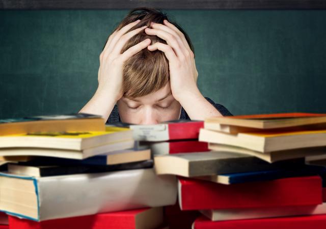 Das Schuljahr ist noch nicht verloren! Die AK Tirol bietet wieder leistbare Nachhilfe-Kurse in den Semesterferien beim BFI in Kufstein.