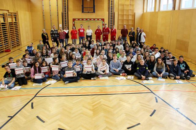 Stationenbetrieb des Roten Kreuzes in der Mittelschule