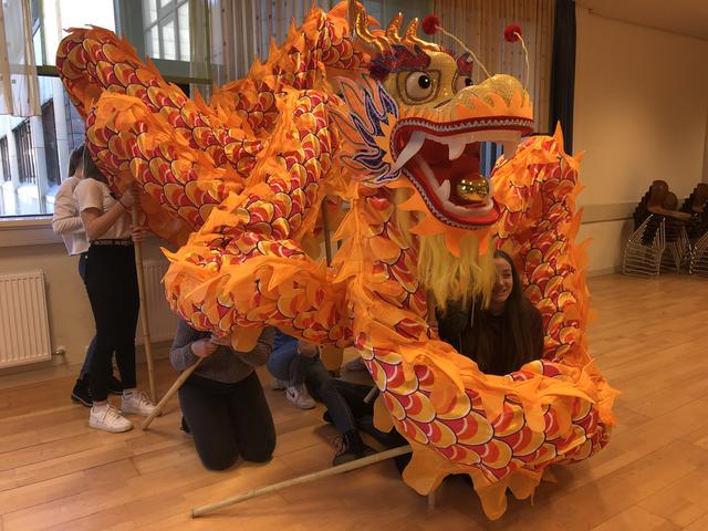 Die Drachen fürs Neujahrsfest sind schon in Weiz.