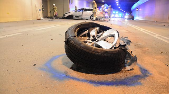Unfallursache soll laut Polizei Sekundenschlaf bei einem Lenker aus Italien gewesen sein. | Foto: ZOOM.Tirol