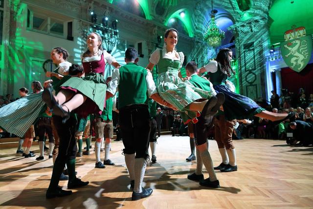 Im Takt: Die Steirer tanzen in Wien auf. | Foto: Verein der Steirer, Ludwig Schedl