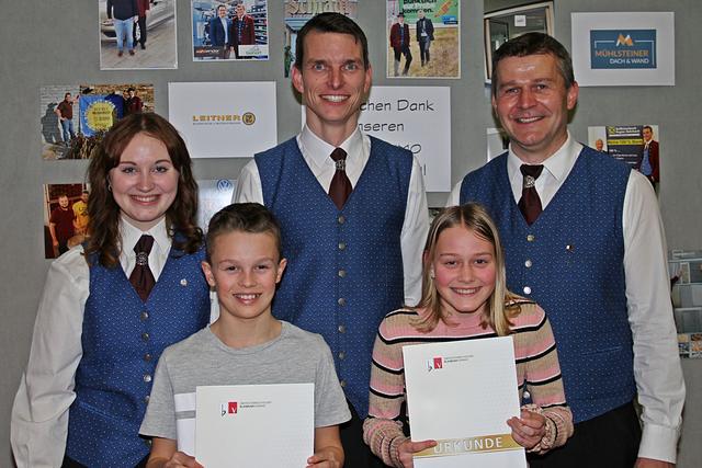 v.l. Sandra Hofer, Benedikt Leibetseder, Dietmar Azesberger, Emma Gierlinger, Robert Gierlinger