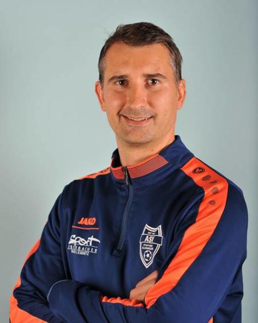 Roland Kerpicz baut junge Spieler für das Regionalligateam auf.