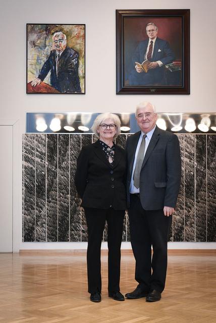 Altbürgermeister Franz Dobusch mit Künstlerin Susanne Purviance.