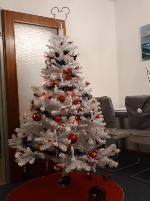 Unser wunderschöner Micky Mouse Christbaum😊