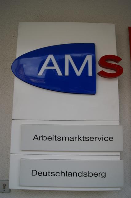 Im Vergleich zum Dezember des vorhergehenden Jahres verweist das AMS Deutschlandsberg auf einen Anstieg der Arbeitslosigkeit um 2,1 %.
