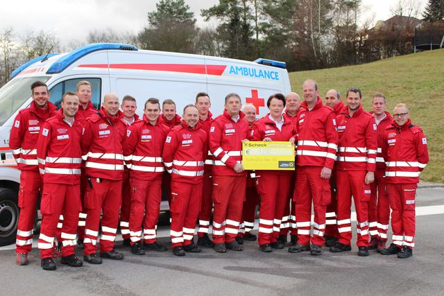1.200 Euro sammelten die Hauptberuflichen vom Roten Kreuz Oberwart.