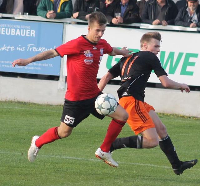 Der ASV Draßburg &amp; Lukas Kornholz (li.) sind zufrieden.