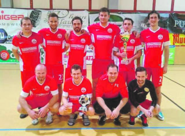 Mit einem 3:1 gegen AS Koma Murau sicherten sich die Kicker des Legendenteams St. Peter a. K. den Turniersieg in der Kategorie „Wurzler.“