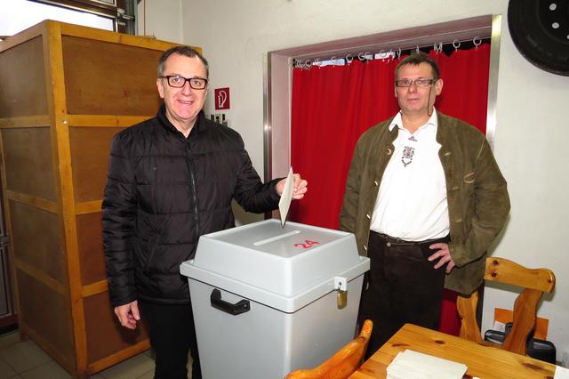 Rupert Dworak beim Urnengang 2015.