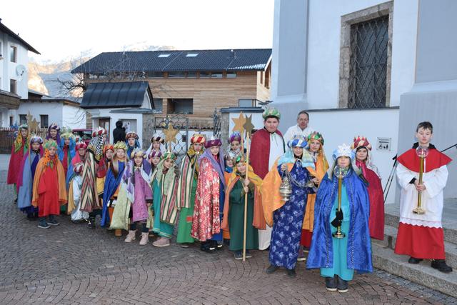 Das sind nur einige von insgesamt rund 160 Sternsingern, die in Axams unterwegs waren.