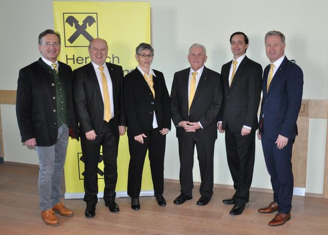 Obm. DI Karl Trojan, Dir. Johann Pollak, Kreditsachbearbeiterin Maria Miedler, Prok. Helmut Schmdit, Firmenkundenbetreuer Stefan Scheidl MA, CMC, Dir. Dietmar Stütz