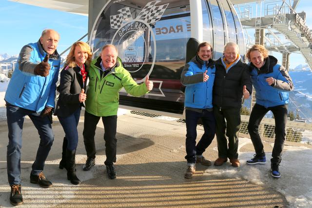 Enthüllung der GP Ice Race Gondel beim areitXpress auf der Schmittenhöhe: Hans-Joachim Stuck (ehemaliger Automobilrennfahrer), Mag. Renate Ecker (Tourismusdirektorin Zell am See-Kaprun), Dr. Erich Egger (Vorstand Schmittenhöhebahn AG), Vinzenz Greger, Dr. Wolfgang Porsche und Ferdinand Porsche