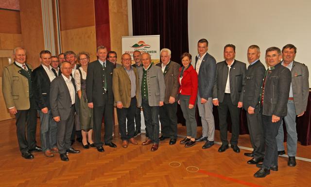 Zahlreiche Ehrengäste ließen sich die Teilnahme am Vulkanlandschwein-Partnerabend nicht nehmen – darunter auch Johann Seitinger.