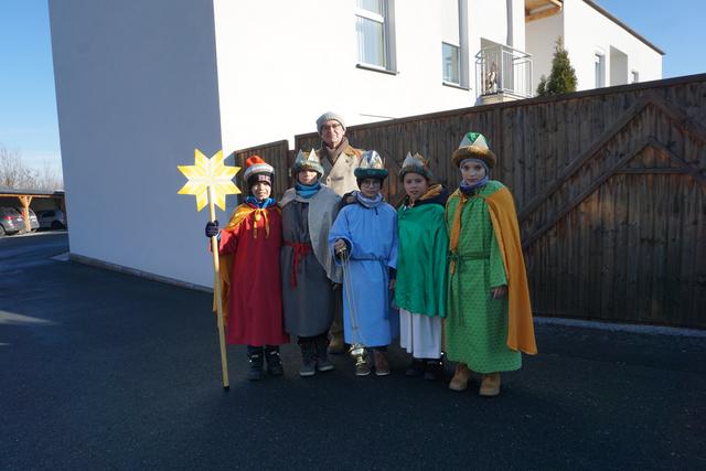 Diese jungen Könige besuchten das LKH Fürstenfeld und die umliegenden Wohnungen und Häuser.
