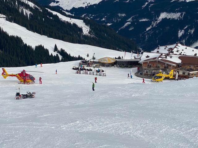 Im Bereich der Talstation der Hartkaserbahn kam es zu einem Skiunfall.