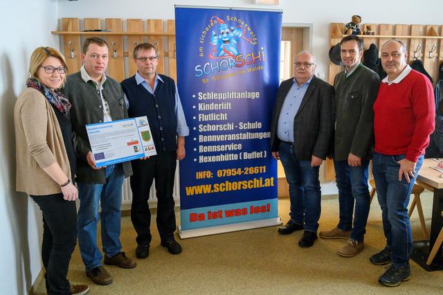 Von links nach rechts: GF Verband Mühlviertler Alm Renate Fürst, Schorschi-Obmann Georg Temper, Bgm. Franz Hochstöger, Johann Gruber – Amt der OÖ Landesregierung, Bgm. Alois Reithmayr – Tourismusverband Mühlviertler Alm Freistadt, Manfred Buchberger – Obmann-Stv. Schorschi