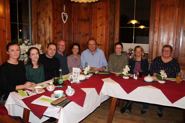 v.l. Lea Draxl-Weiskopf, Anja Moschen, Adriano Perwög, Christoph Scheiring, Gitti Grosek, Reinhard Holaus, Barbara Kluibenschädl, Daniela Holaus und Rita Steinlechner
Nicht am Bild: Marina Floriani