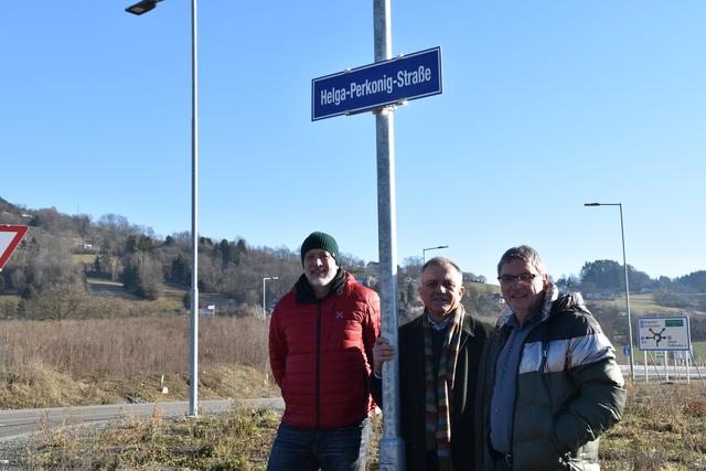 Straßenreferent Stadtrat Herwig Röttl, Bruno Perkonig (Neffe von Helga Perkonig) und Vizebürgermeister Karl Lang (v.l.)