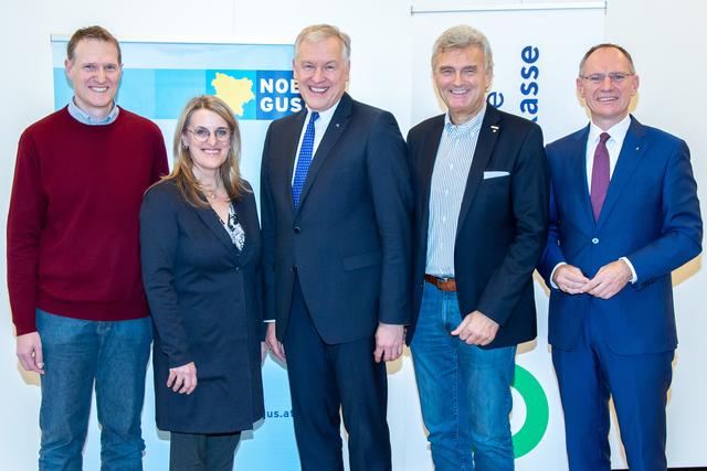 v.l.n.r.: Dr. Kurt Weissenborn - Praktischer Arzt, Ulrike Königsberger-Ludwig – Landesrätin, Martin Eichtinger - NÖGUS-Vorsitzender und Landesrat, DI Norbert Fidler – Mitglied des Landesstellenausschusses der ÖGK, Gerhard Karner – Bürgermeister Texingtal und 2. Landtagspräsident