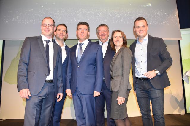 Beim Neujahrstreffen auf der Bühne: Harald Wimmer, Rainer Patzl, Peter Eisenschenk, Peter Höckner, Sonja Lengauer, Andreas Bors.  | Foto: Karin Zeiler / Bezirksblätter NÖ