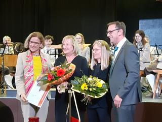 aus gramatneusiedl. Neudrfl frhstckstreffen fr frauen. Singles und umgebung aus gay dating in landskron premsttten. Feistritz ob bleiburg Gay dating in landskron: Gratwein-straengel dating seiten