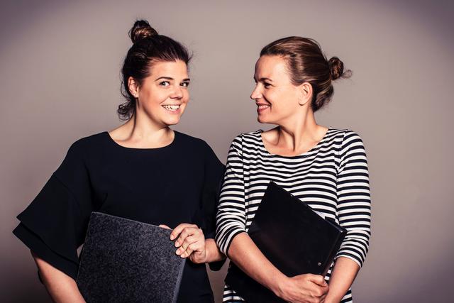 Die zwei Julias bewegen sich an der Grenze von Theater und Konzert.