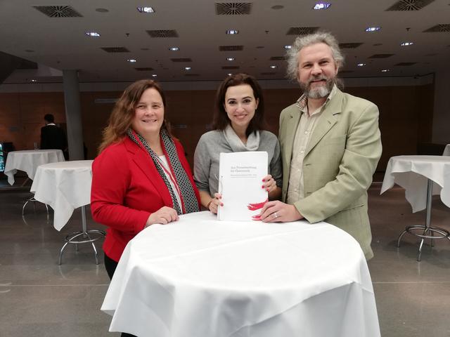Landtagsabgeordnete Silvia Moser, Justizministerin Alma Zadic, Nationalrat Martin Litschauer