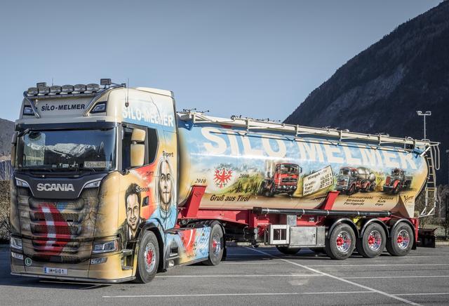 70 Jahre Unternehmensgeschichte in Airbrush-Farben gegossen. | Foto: Silo Melmer / Rudi Wyhlidal 