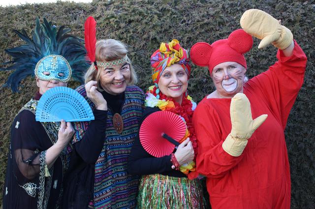 Anita Rachbauer, Marianne Andetsberger, Gaby Grausgruber und Monika Krautgartner laden zu einem humorvollen Faschingsabend ein | Foto: Krautgartner Monika