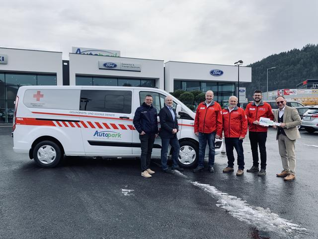 Erfreuliche Fahrzeugübergabe in Pfaffenhofen | Foto: Autopark