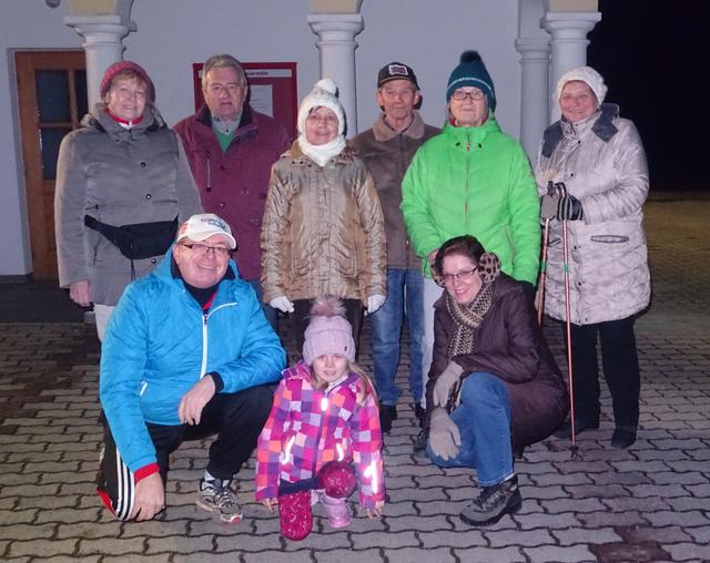 Hinten Christine und Eduard Scharka, Herta Wilfinger, Werner Wildzeiss, Helga Hafenscher und Maria Schock, vorne Werner Schöll, Isabella Horak und Karla Schöll-Tritremmel.