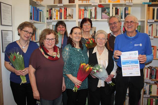 V. l.: Gabi Klausser-Zither, Emily Hensel-Leiterin Senioren, Angelika Brandmüller-Gitarre, Sabine Hofstätter-Zither, Irmi Schatzl-Lesung, Grete Hartl-Zither, Gerhard Schatzl-Lesung und Gesang, Franz Köstler-Bibliothekar