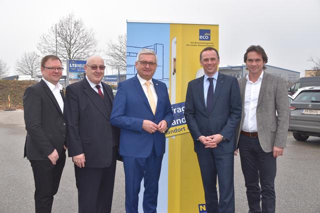 Gemeinderat Franz Aigner (Kirchberg am Wagram), Bgm. Anton Pfeifer (Grafeneg), Bgm. Alfred Riedl (Grafenwörth), Jochen Danninger (EcoPlus), Bgm. Christian Bauer (Fels am Wagram).