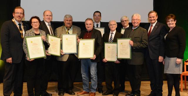 Verleihung der Ehrenwappen in Gold