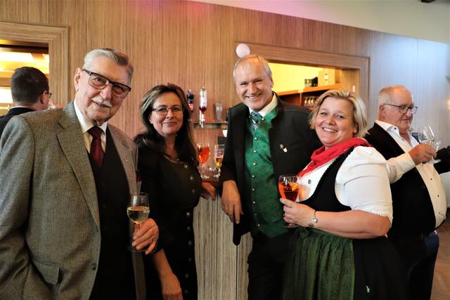 Bgm. a.D. Helmuth Adam, Hospiz-Teamleiterin Monika Dunkl, GR Karl Kauc, GR Sabine Jakubzig | Foto: Edith Ertl