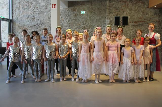 Schwungvolle Museumseröffnung am 12.1.2020 um 10.00 Uhr mit der Ballettschule im Bildungszentrum St. Bernhard